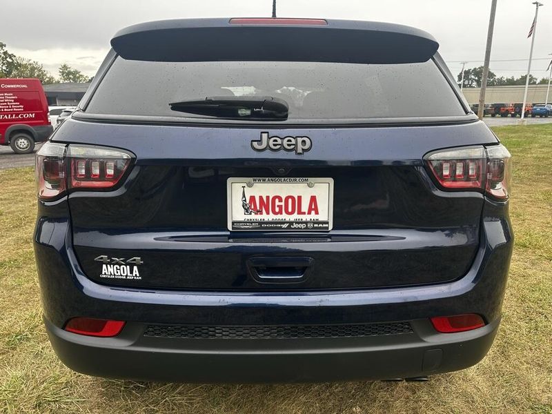 2021 Jeep Compass Anniversary Edition photo 4