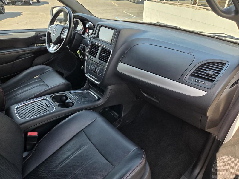 Used 2014 Dodge Grand Caravan 4dr Wgn R/T