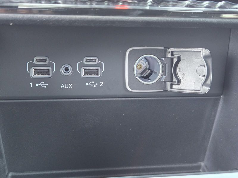 New 2026 Jeep Grand Cherokee Laredo 4x2