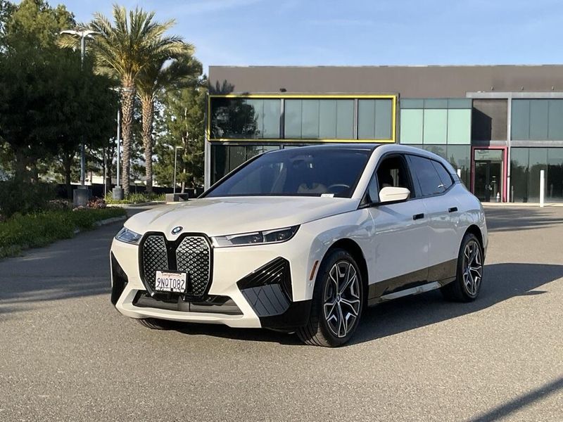 2025 BMW iX xDrive50Image 2