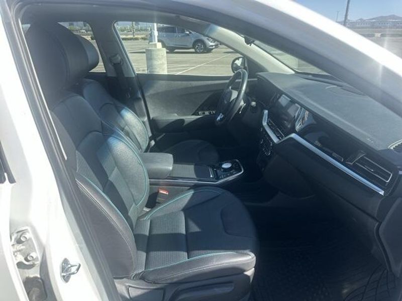 Used 2022 Kia Niro EV EX PremiumImage 11