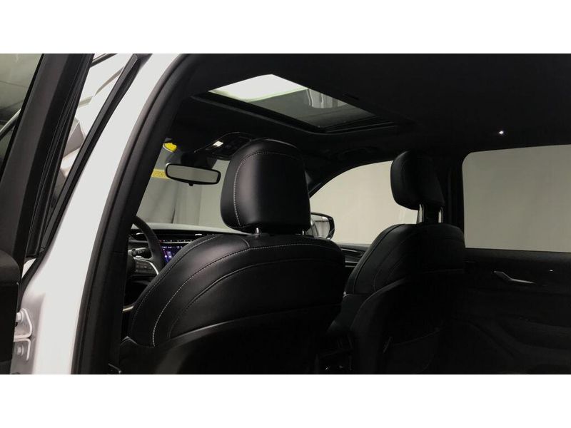 Used 2023 Jeep Grand Cherokee AltitudeImage 18