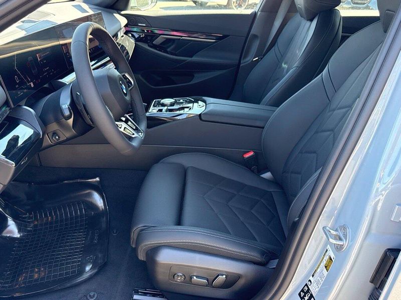 New 2027 BMW 5 Series 540i xDriveImage 16