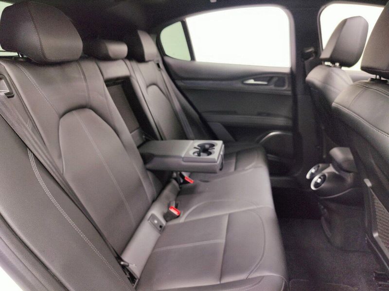 2022 Alfa Romeo Stelvio Sprint AWD w/Sunroof & NavImage 19