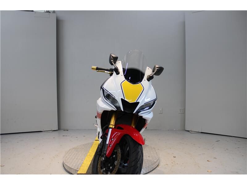 Used 2019 Yamaha YZF-R3ABS Image 3