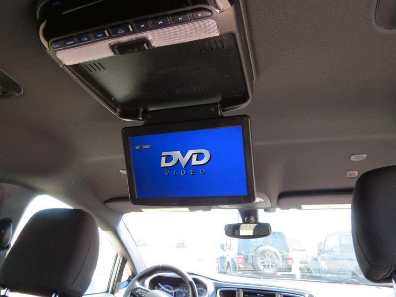 Used 2020 Chrysler Pacifica Touring 4dr Mini VanImage 27