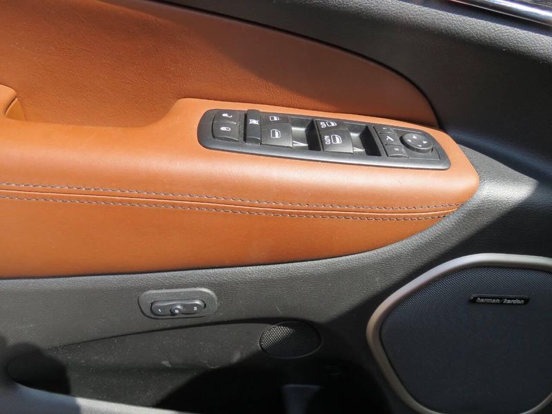2015 Jeep Grand Cherokee Summit 4x4 4dr SUVImage 10