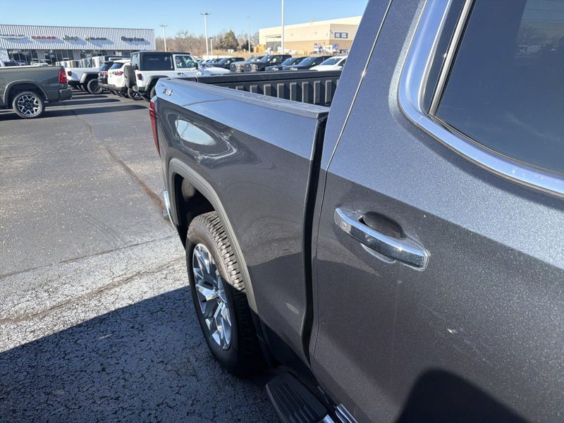 Used 2022 GMC Sierra 1500 Limited SLTImage 4