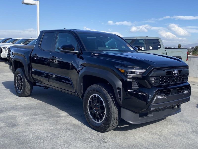 2024 Toyota Tacoma TRD Off Road HybridImage 2