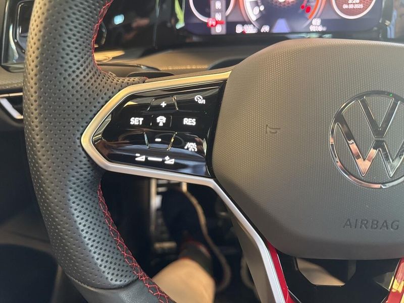 2023 Volkswagen Golf GTI 2.0T SE