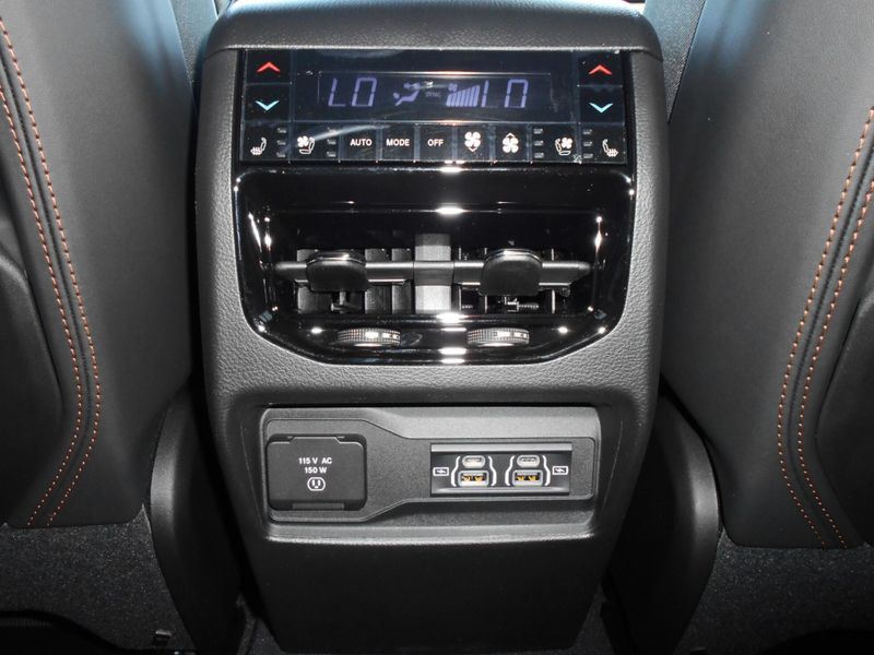 New 2025 Jeep Grand Cherokee Summit Reserve 4x4Image 21