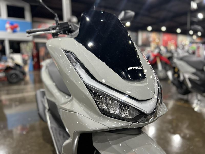 New 2025 Honda PCX ABS Image 17