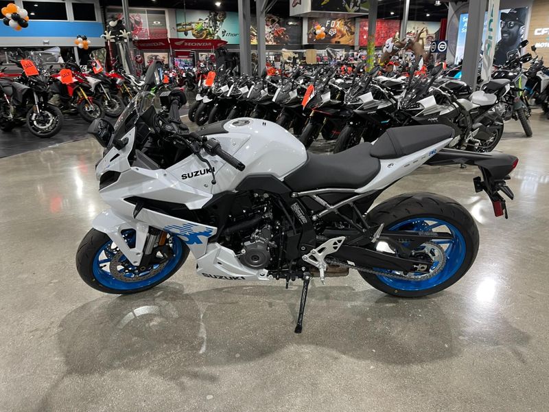 New 2026 Suzuki GSX-8R Image 7