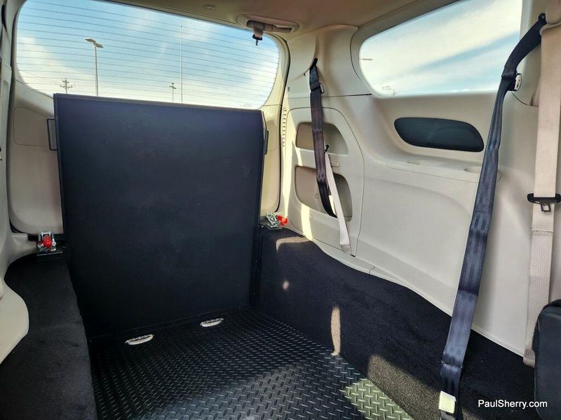 2023 Chrysler Voyager LXImage 54