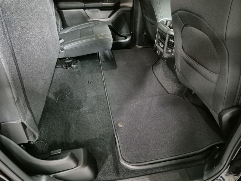 2025 RAM 1500 Big Horn Crew Cab 4x4 5