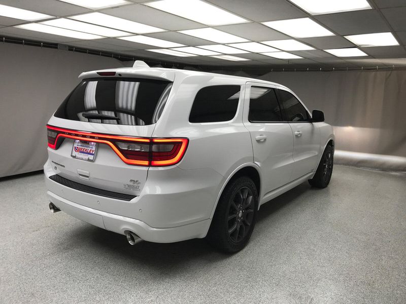 2018 Dodge Durango R/T photo 18