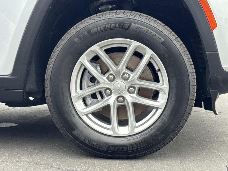 New 2026 Jeep Grand Cherokee L Laredo X 4x2