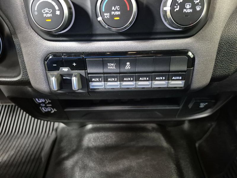 2023 RAM 2500 TradesmanImage 32