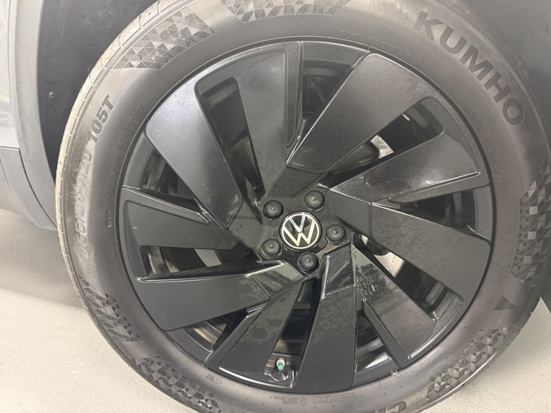 Used 2025 Volkswagen Atlas SE AWD w/Technology & SunroofImage 11