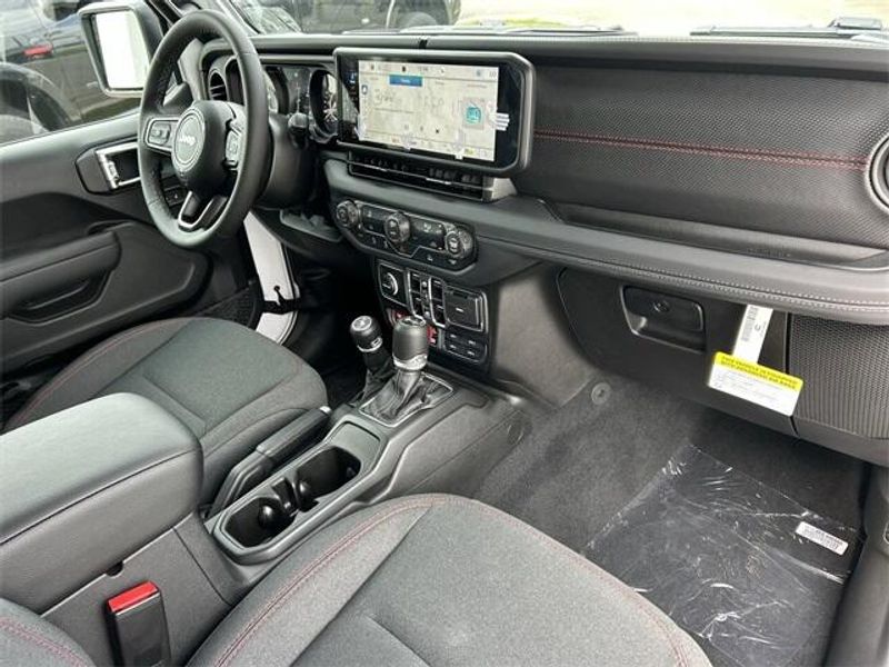 New 2026 Jeep Wrangler 4-door RubiconImage 13