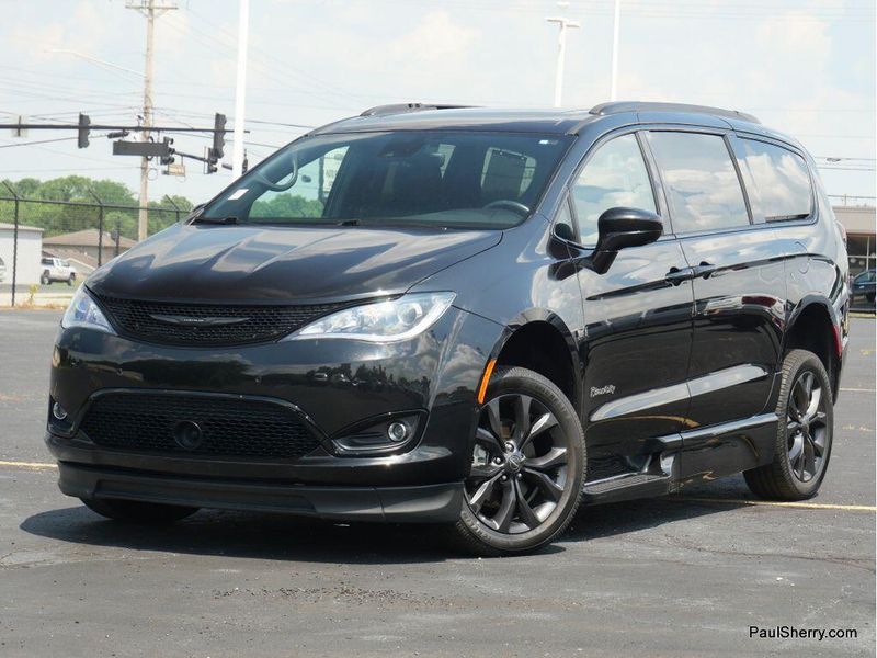 2019 Chrysler Pacifica Touring L Plus SImage 21