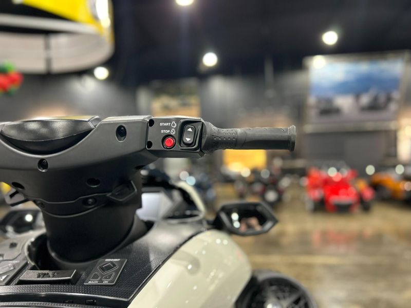 New 2025 Yamaha FX LIMITED SVHO Image 15