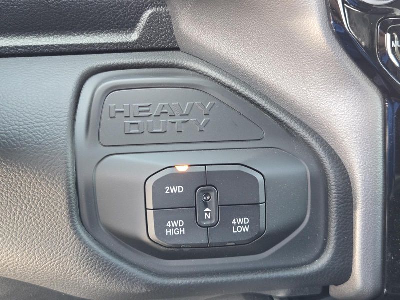 New 2026 RAM 2500 Laramie Crew Cab 4x4 8' Box