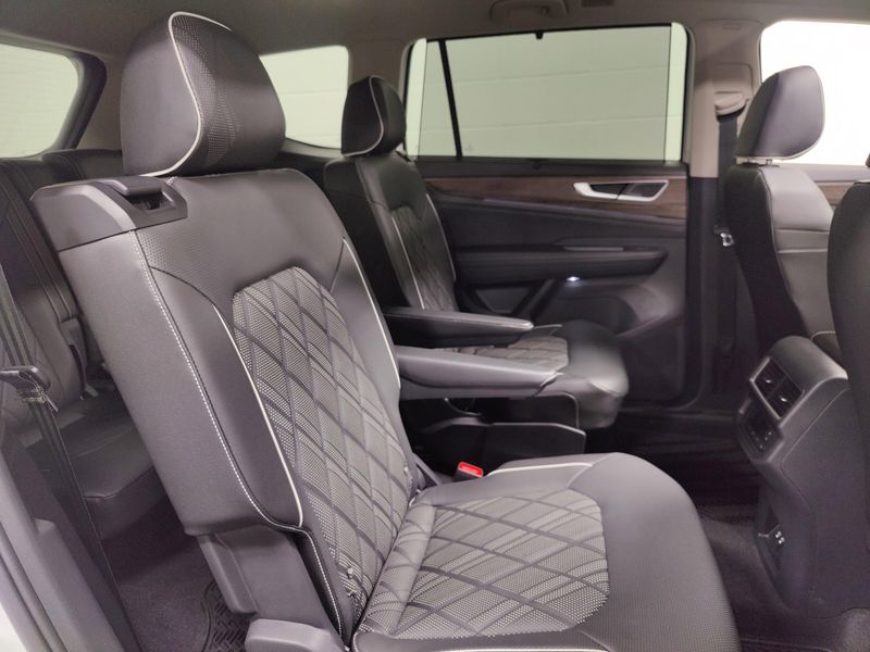 Used 2025 Volkswagen Atlas SEL Premium AWD R-Line Sunroof/NavImage 19