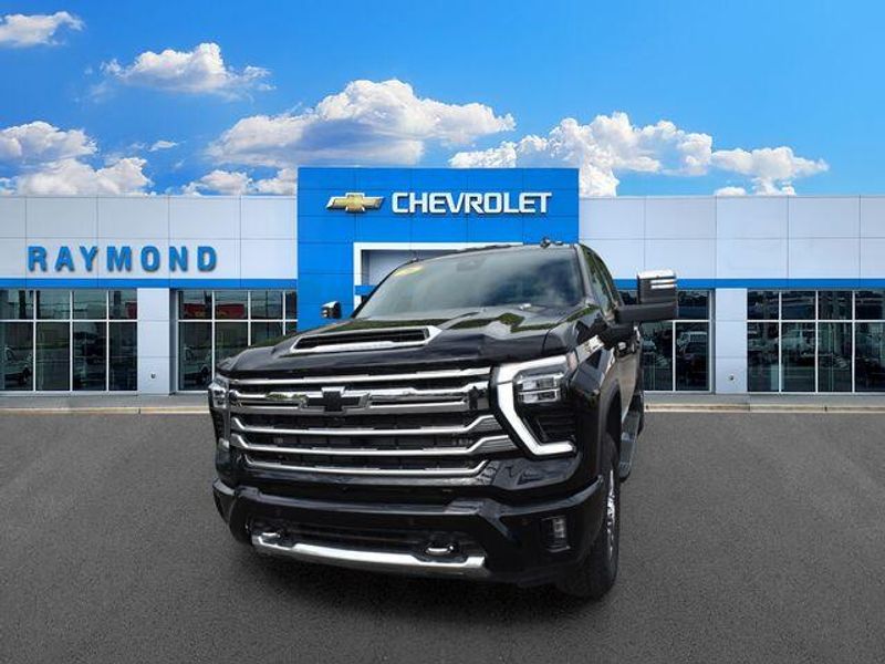 New 2026 Chevrolet Silverado 3500HD High CountryImage 8