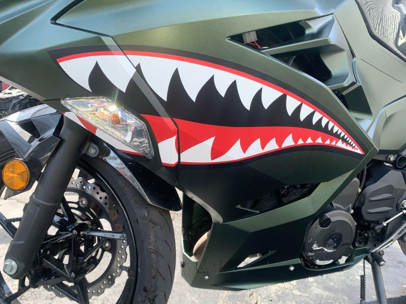 Used 2023 Kawasaki Ninja 400 Base Image 23