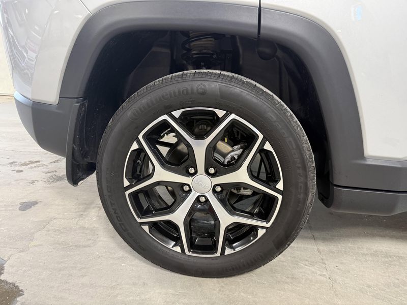 Used 2024 Jeep Compass LimitedImage 7