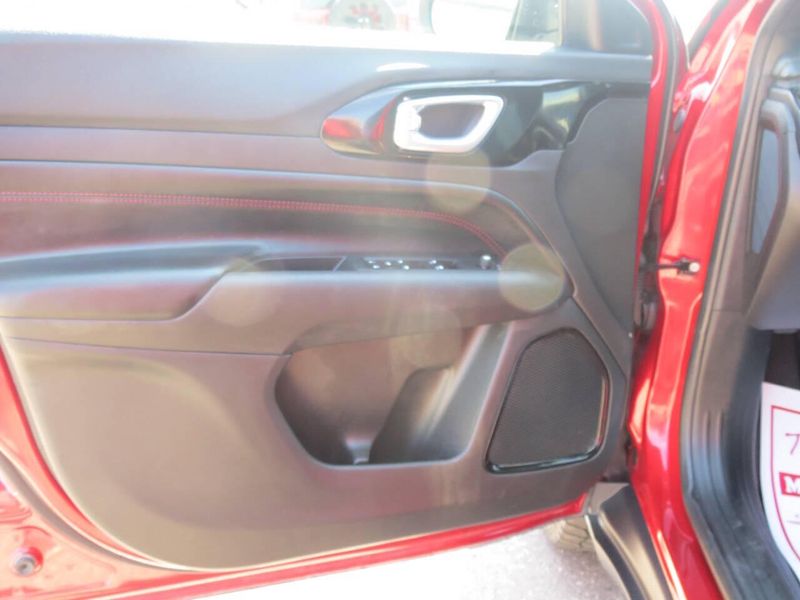 Used 2025 Jeep Compass Trailhawk 4x4 4dr SUVImage 9