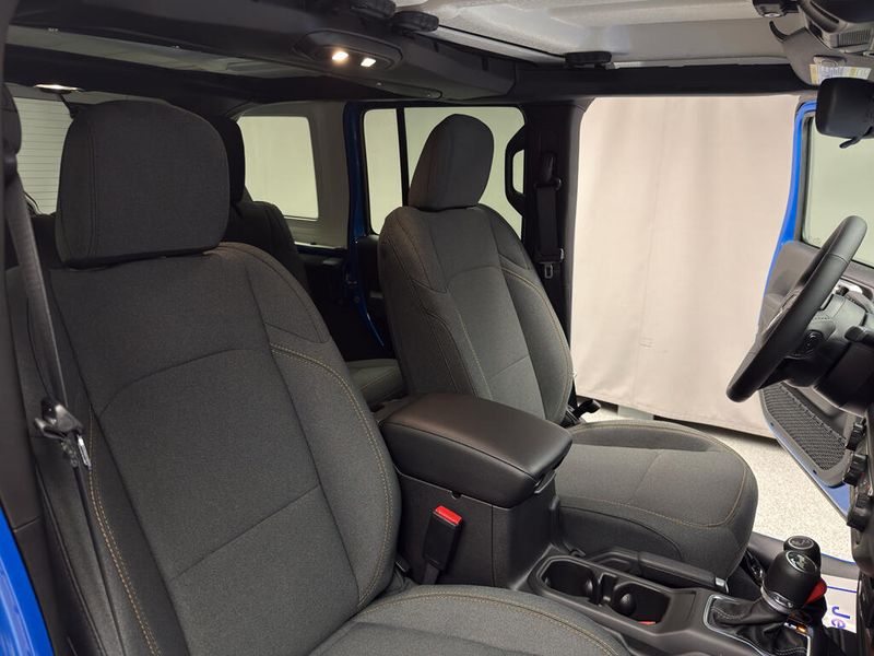 New 2026 Jeep Wrangler 4-door Sport SImage 14