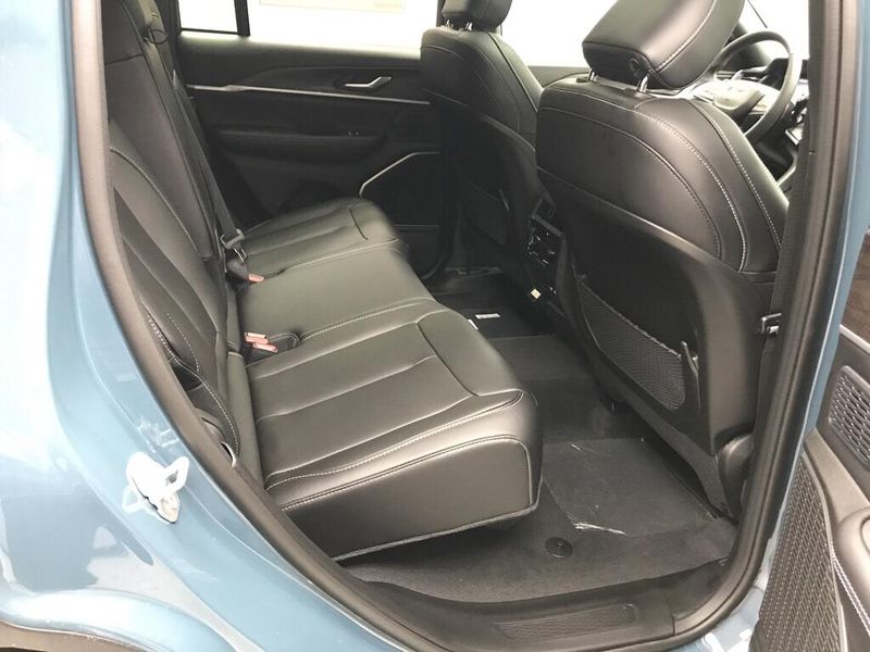 New 2026 Jeep Grand Cherokee Limited 4x4Image 14