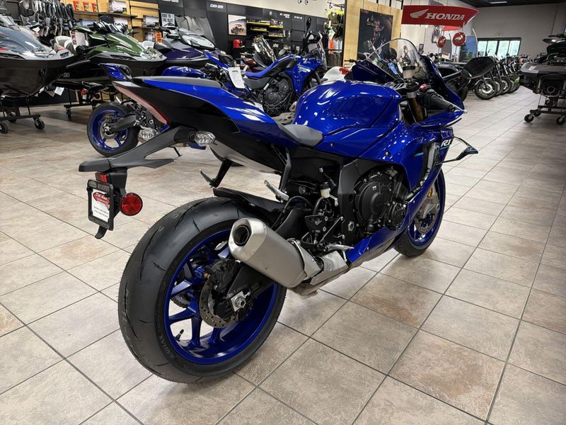 New 2026 Yamaha YZF-R1 Image 18