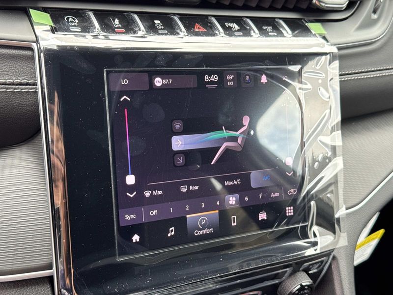 New 2026 Jeep Grand Cherokee Laredo 4x2