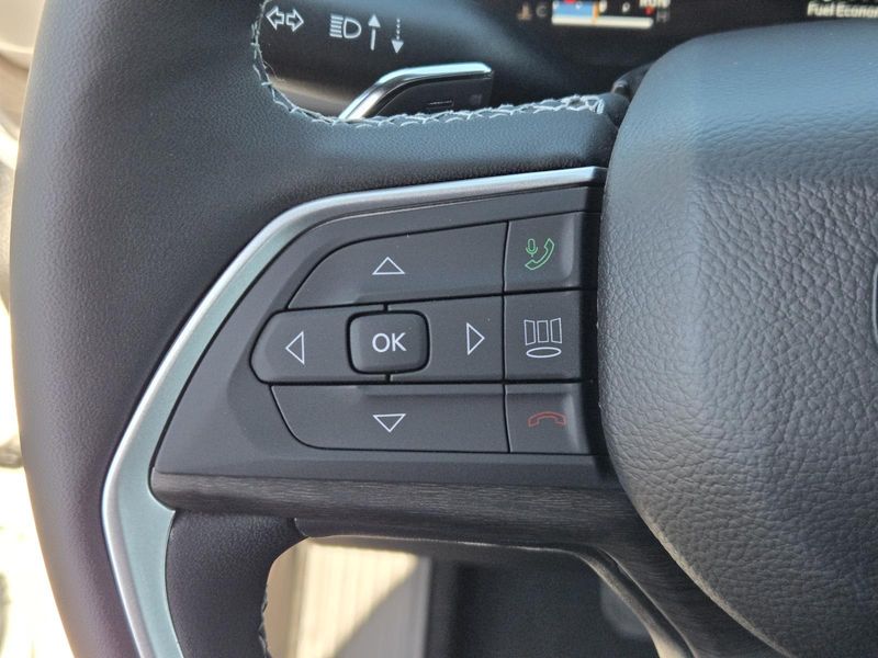New 2026 Jeep Grand Cherokee Laredo Altitude 4x4