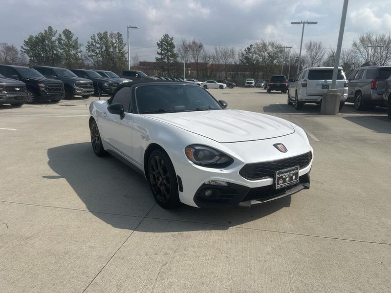 Used 2017 Fiat 124 Spider AbarthImage 3