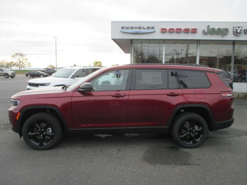 2023 Jeep Grand Cherokee L Altitude 4x4Image 13