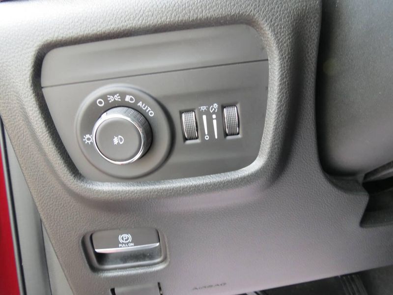 2022 Jeep Grand Cherokee L Limited 4x4 4dr SUVImage 12