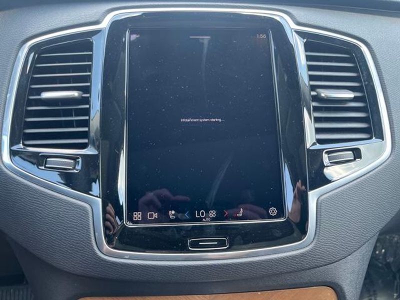2024 Volvo XC90 B6 Plus Bright Theme