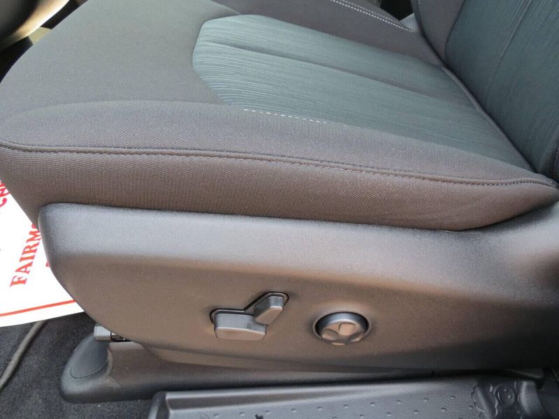 New 2021 Chrysler Pacifica Touring AWD 4dr Mini VanImage 11