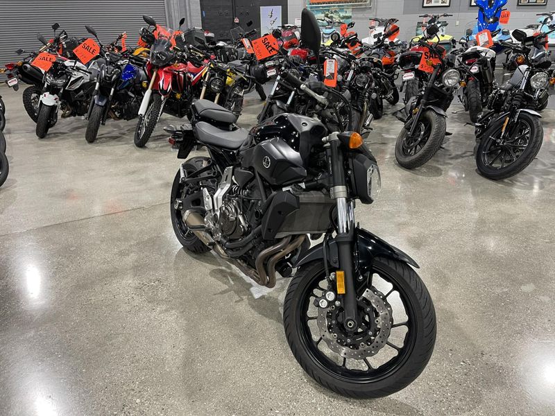 Used 2016 Yamaha FZ-07 Image 3