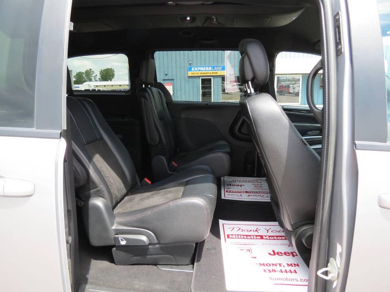 Used 2019 Dodge Grand Caravan SXT 35th Anniversary Edition 4dr Mini VanImage 31