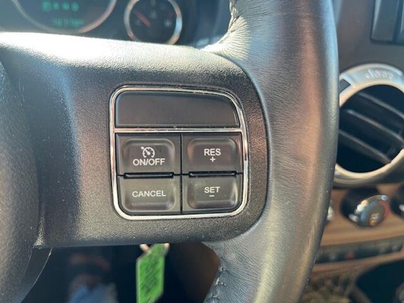 Used 2016 Jeep Wrangler Unlimited Image 16