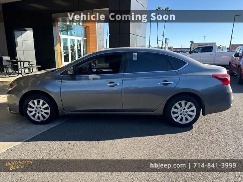 2017 Nissan Sentra SImage 8