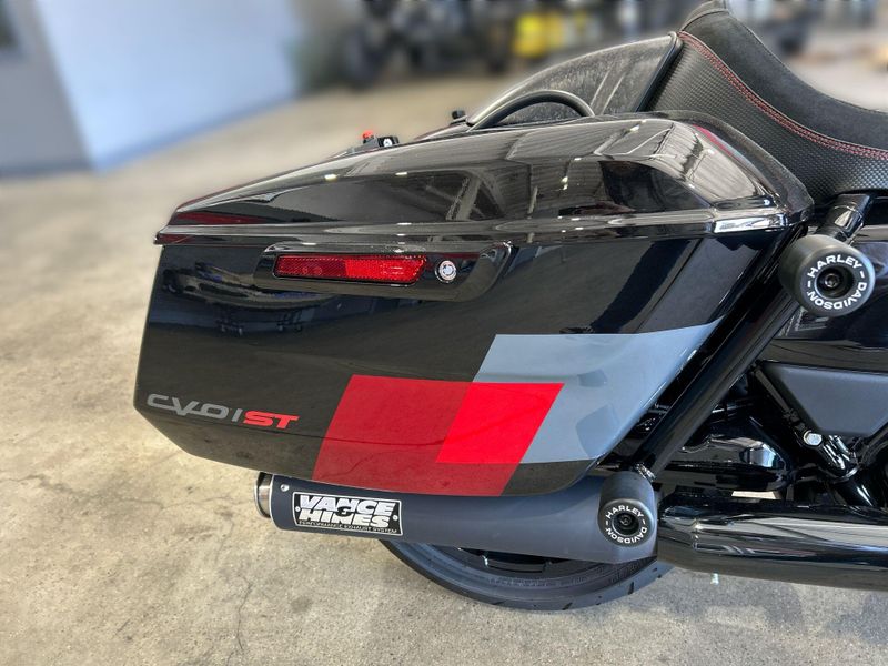 Used 2025 Harley-Davidson ROAD GILDE CVO ST Image 31