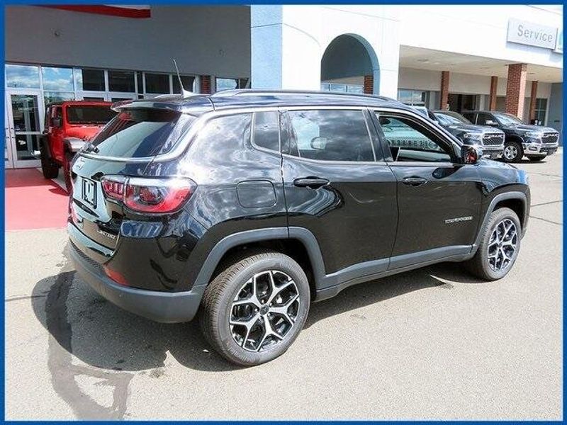 New 2025 Jeep Compass LimitedImage 7