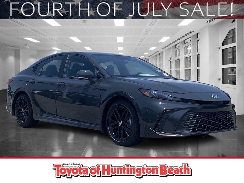 New 2025 Toyota Camry SEImage 1