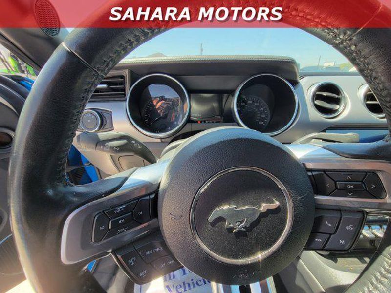 2022 Ford Mustang Convertible photo 6